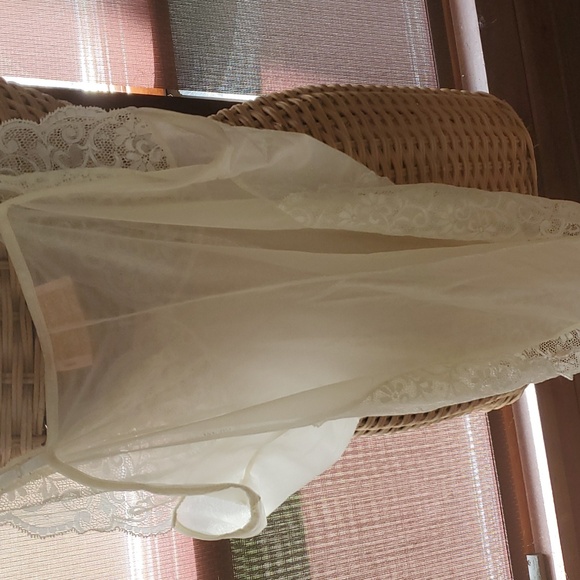 Ivory teddy - Picture 3 of 3